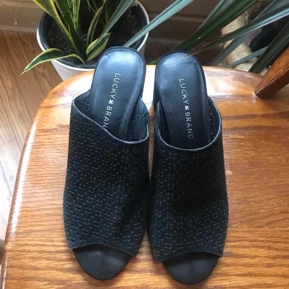Lucky brand suede block heel sandal